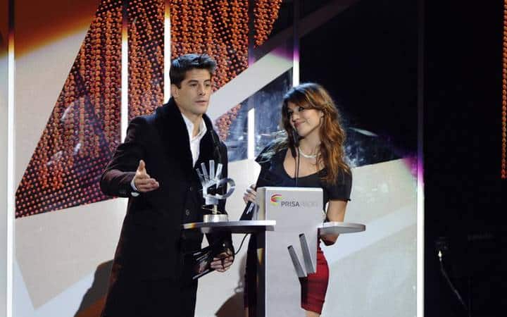Analizamos el total look de Úrsula Corberó en los Premios 40 Principales 2011