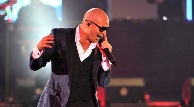 Pitbull en el escenario de los Premios 40 Principales 2012