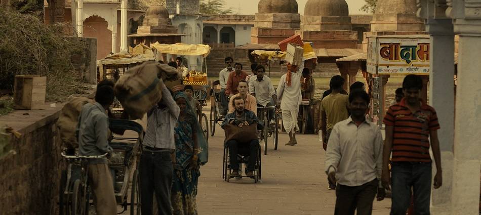 Crítica de la película ‘Anochece en la India’: un catastrófico viaje a la India