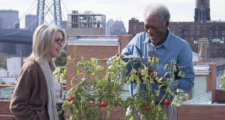 Diane Keaton y Morgan Freeman en la película 'Ático sin ascensor'