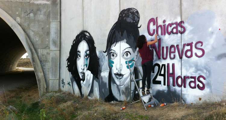 Chicas nuevas 24 horas: Entrevista a Mabel Lozano y crítica