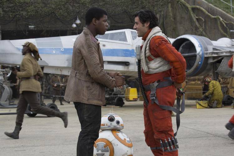 John Boyega y Oscar Isaac en Star Wars: El despertar de la Fuerza 