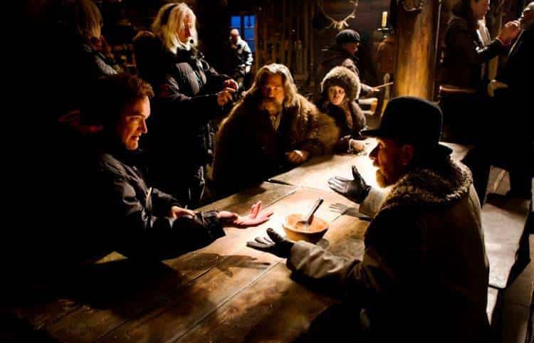 Foto durante el rodaje con Jennifer Jason Leigh, Kurt Russell, Quentin Tarantino y Tim Roth