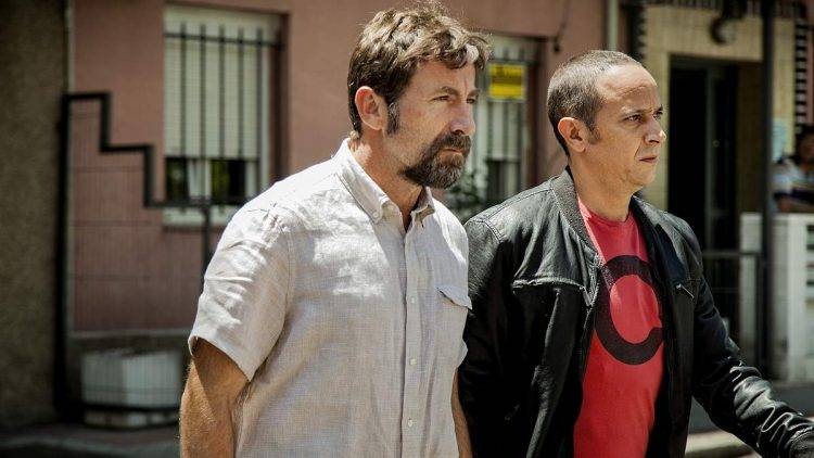 Foto de la película de Raúl Arévalo "Tarde para la ira" con los actores Antonio de la Torre y Luis Callejo. Tomada en el barrio madrileño de Usera