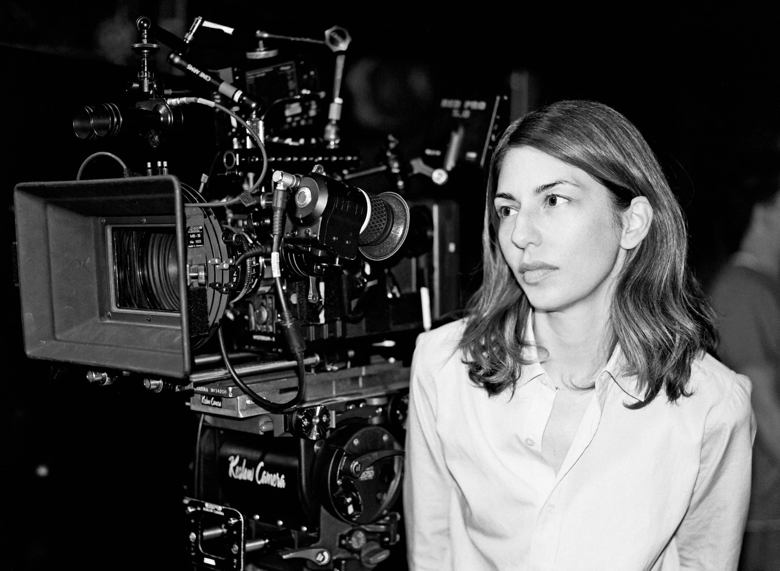 Sofia Coppola junto a una cámara de cine