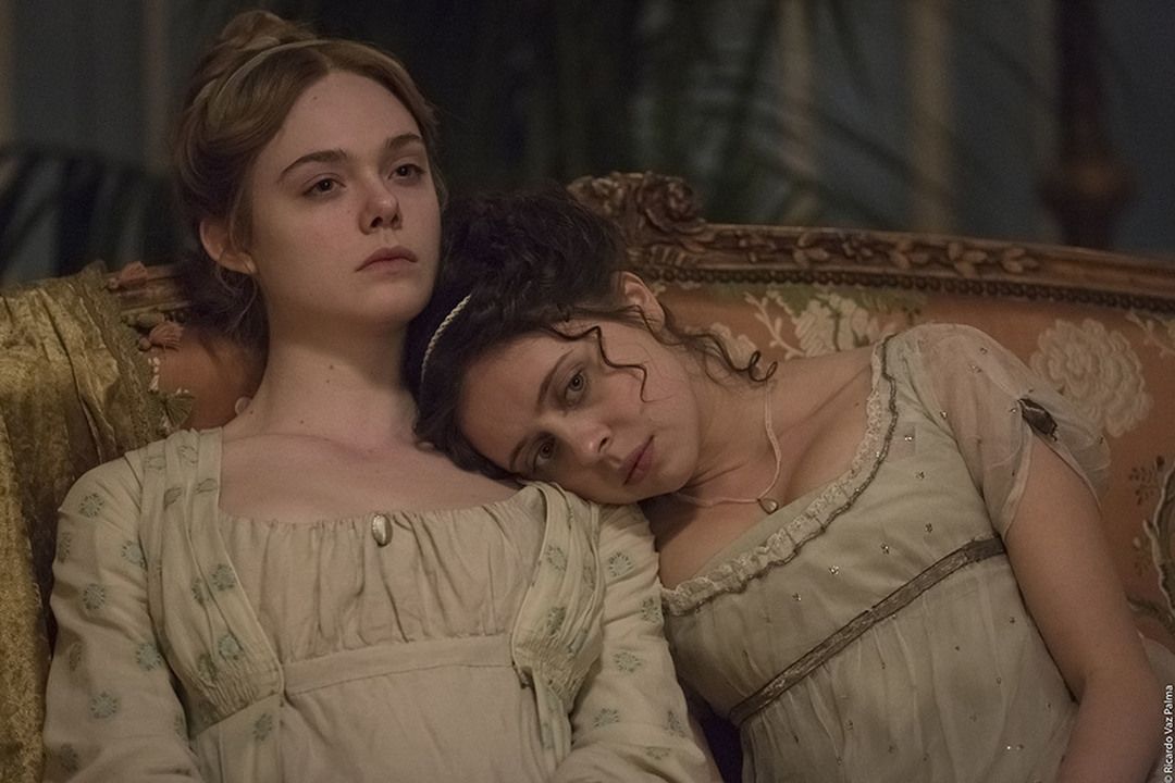 Bel Powley y Elle Fanning en una escena de la película - Crítica de la película "Mary Shelley"