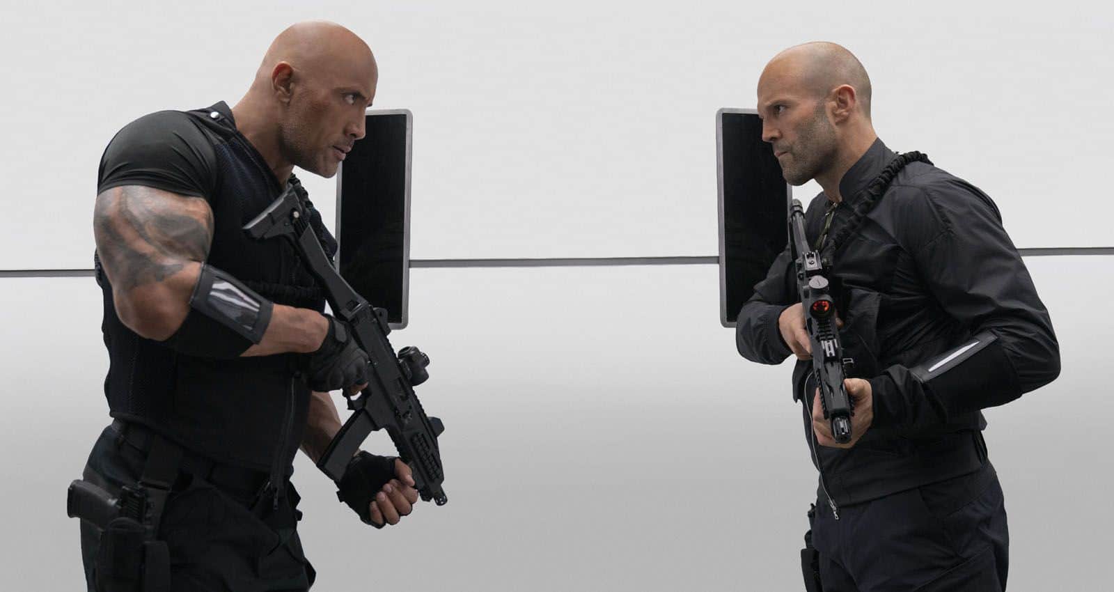 Jason Statham y Dwayne Johnson en la película (Crítica Fast and Furious: Hobbs y Shaw)
