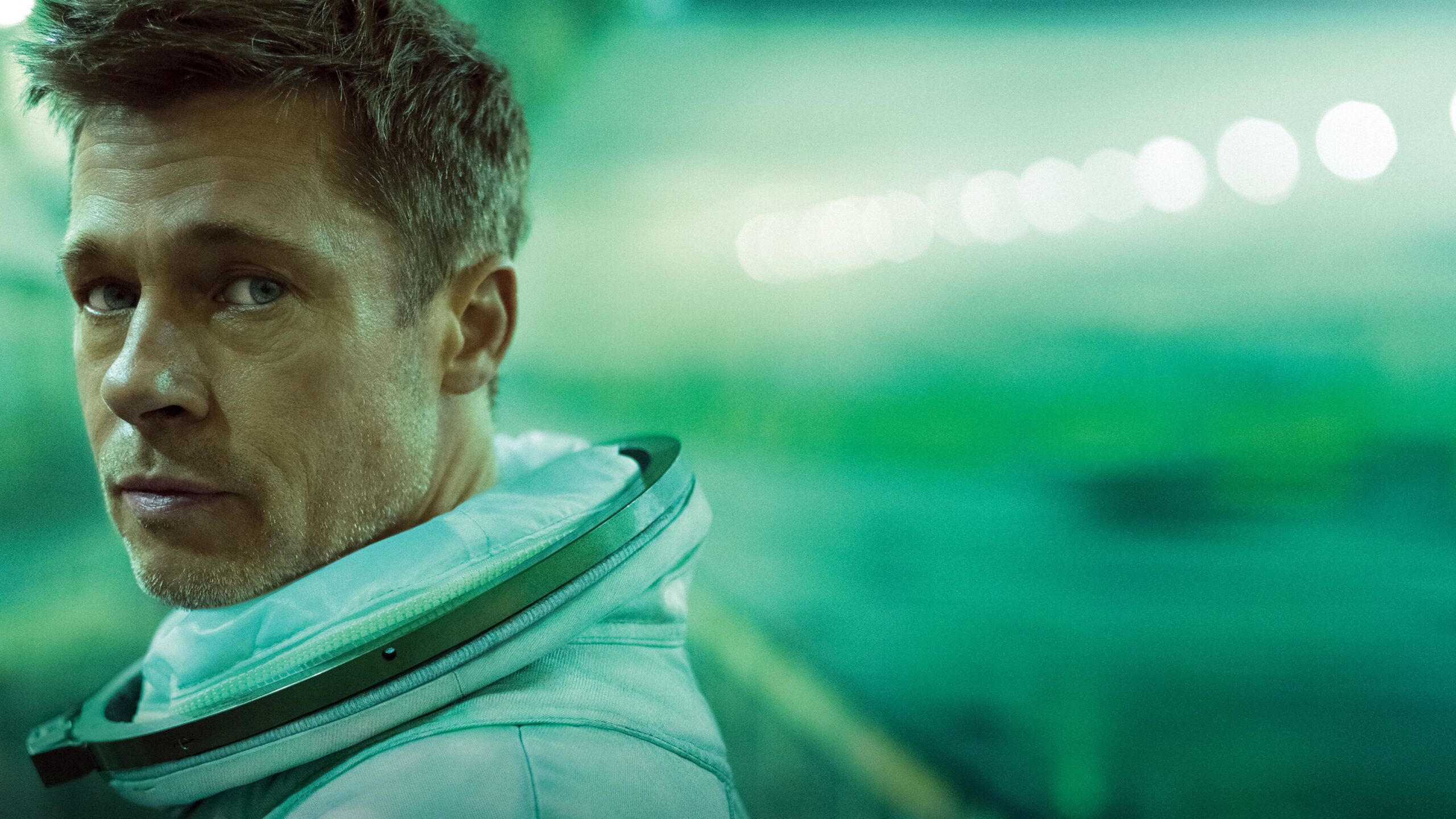 Brad Pitt actor principal de Ad Astra, una epopeya espacial escrita y dirigida por James Gray. En busca de su padre, Tommy Lee Jones.